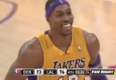 (Vidéo) Dwight Howard rigole de son air ball